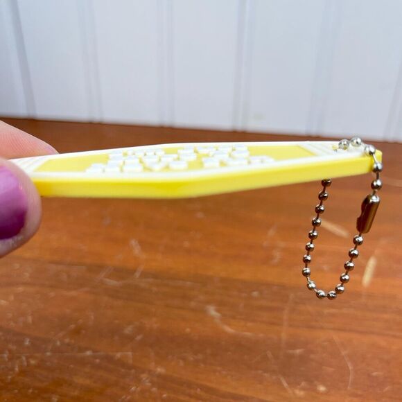 Retro Motel Keychain, I’m Just Here to Have Fun, Ballchain Keychain - Picture 5 of 6